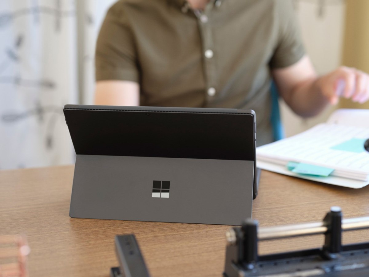 Microsoft Surface Pro 8 i5-1145G7 13.0" 2880x1920 120Hz 16GB DDR4 4266 SSD256 Intel Intel Iris Xe W10Pro Graphite